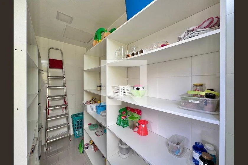 Furnished 367 m² apartment with 4 bedrooms and 3 parking — photo 41