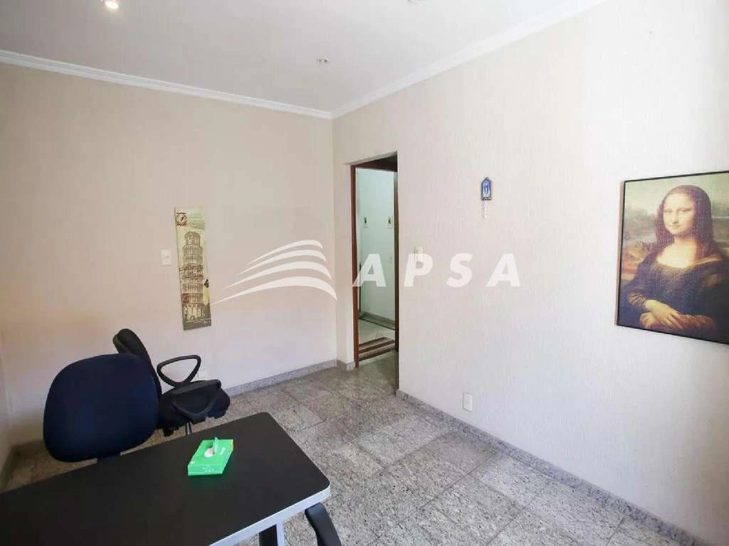 Duplex house with 4 bedrooms, 5 baths and a gas stove — photo 14