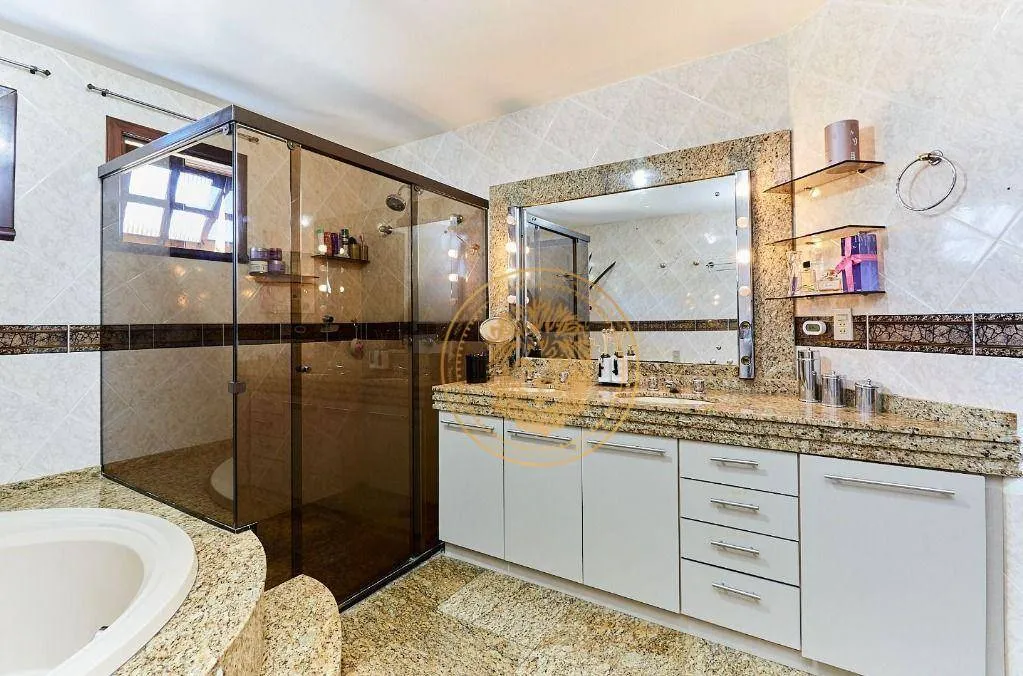 Мебльований будинок з 4 спальнями та балконом — photo 9