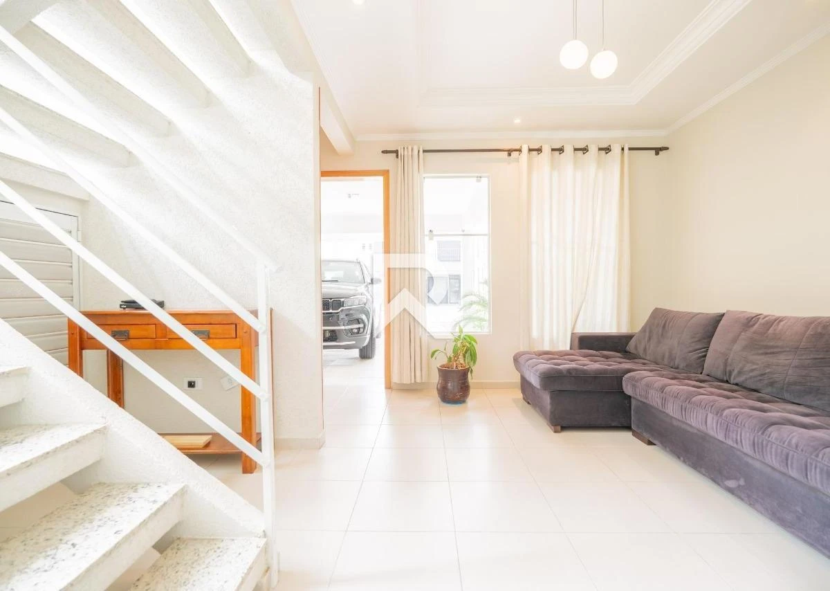 250 m² house with a walk-in closet and a bathtub — photo 6