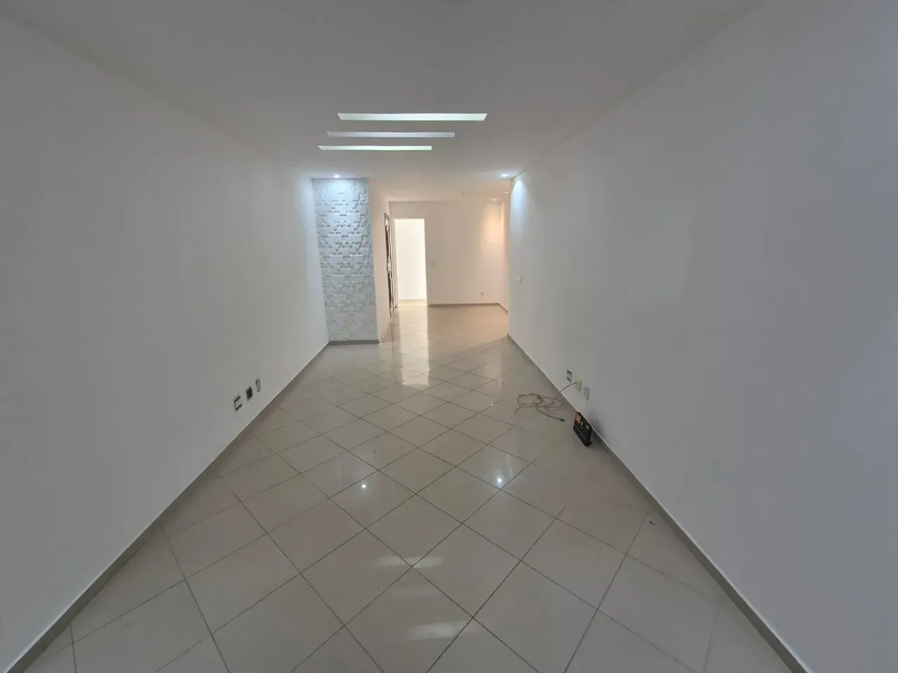 Glass-enclosed balcony in a 3-bedroom apartment, 115 m² — photo 15