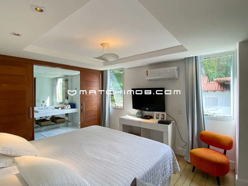 Furnished house with 4 bedrooms and 5 bathrooms, 3 parking — photo 22