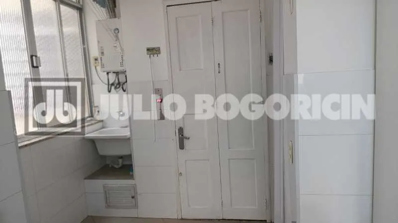 Apartment, 96 m², with wood or laminate floors — photo 17