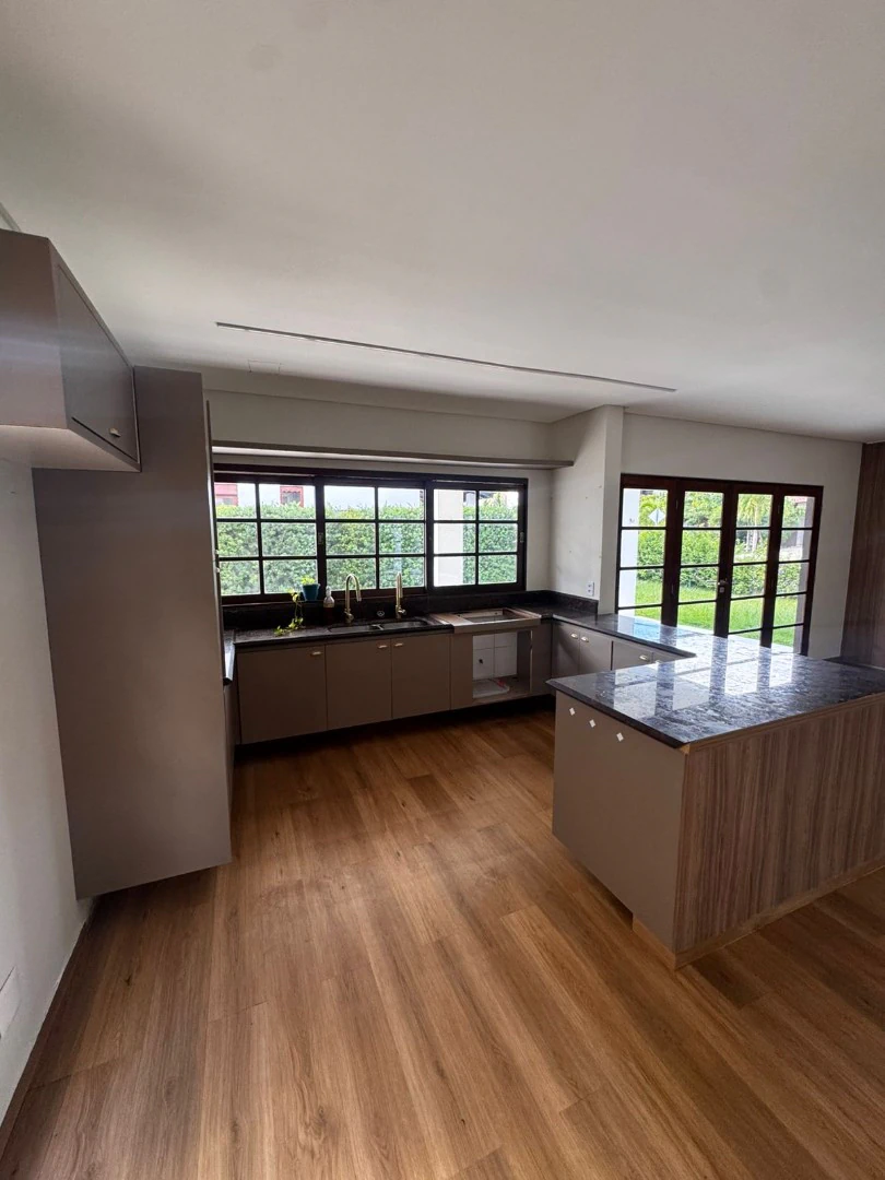 Casa com 5 suítes e cozinha em conceito aberto — photo 4