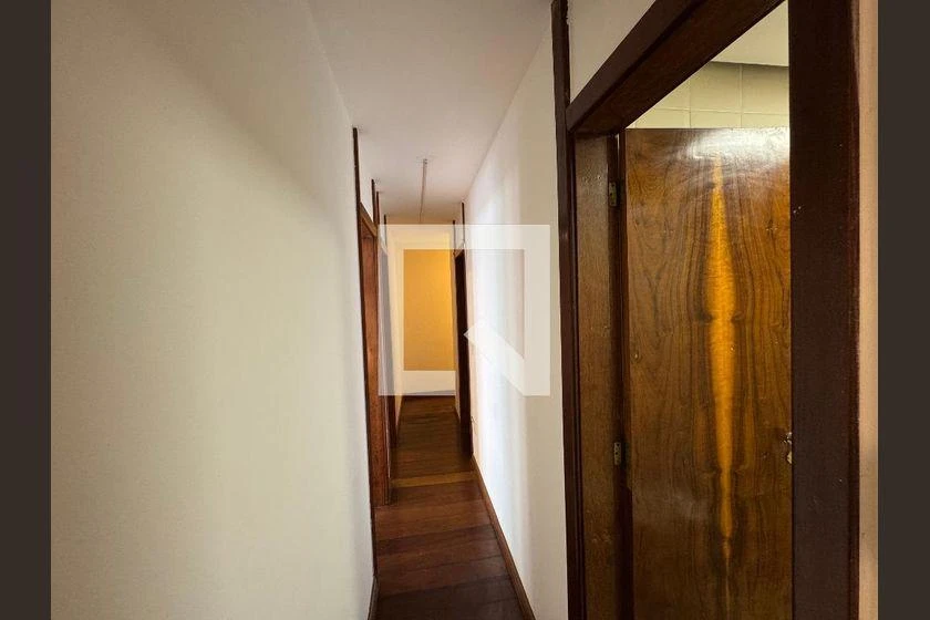 4-bedroom apartment with a balcony and 180 m² — photo 32