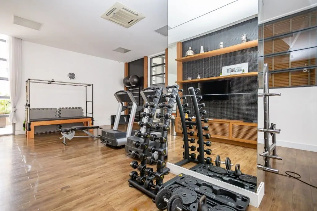 Apartamento com 3 quartos e 160 m², cozinha com fogão a gás — photo 34