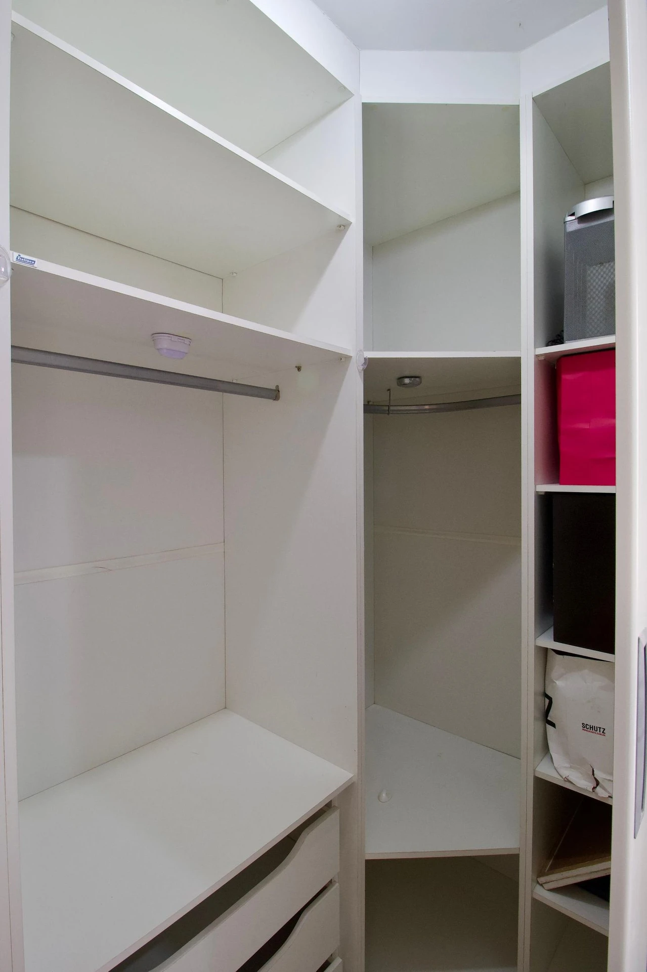 Walk-in closet in a 2-bedroom apartment, 47 m² — photo 5