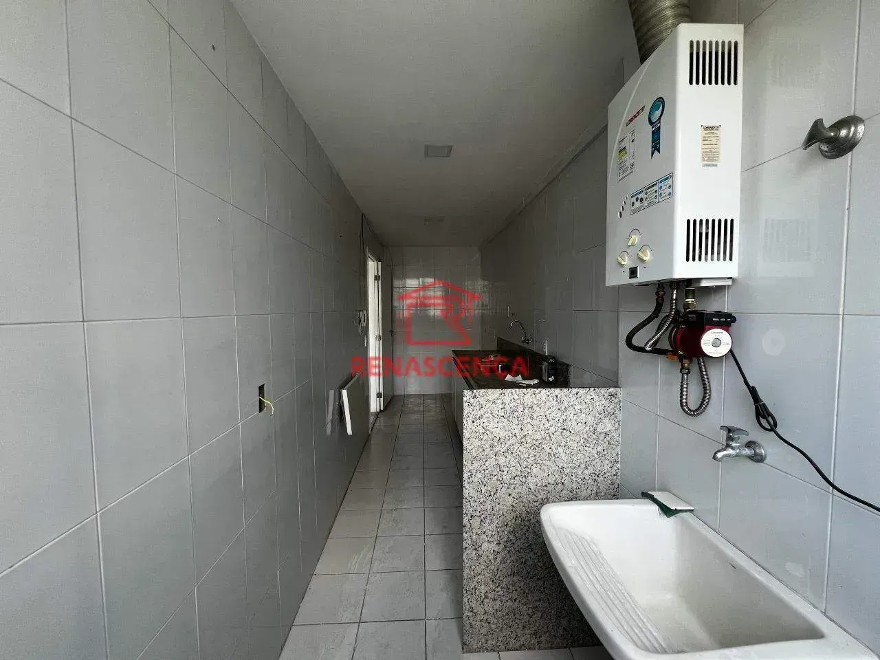 Unfurnished apartment with 3 bedrooms and 1 parking spot — photo 23