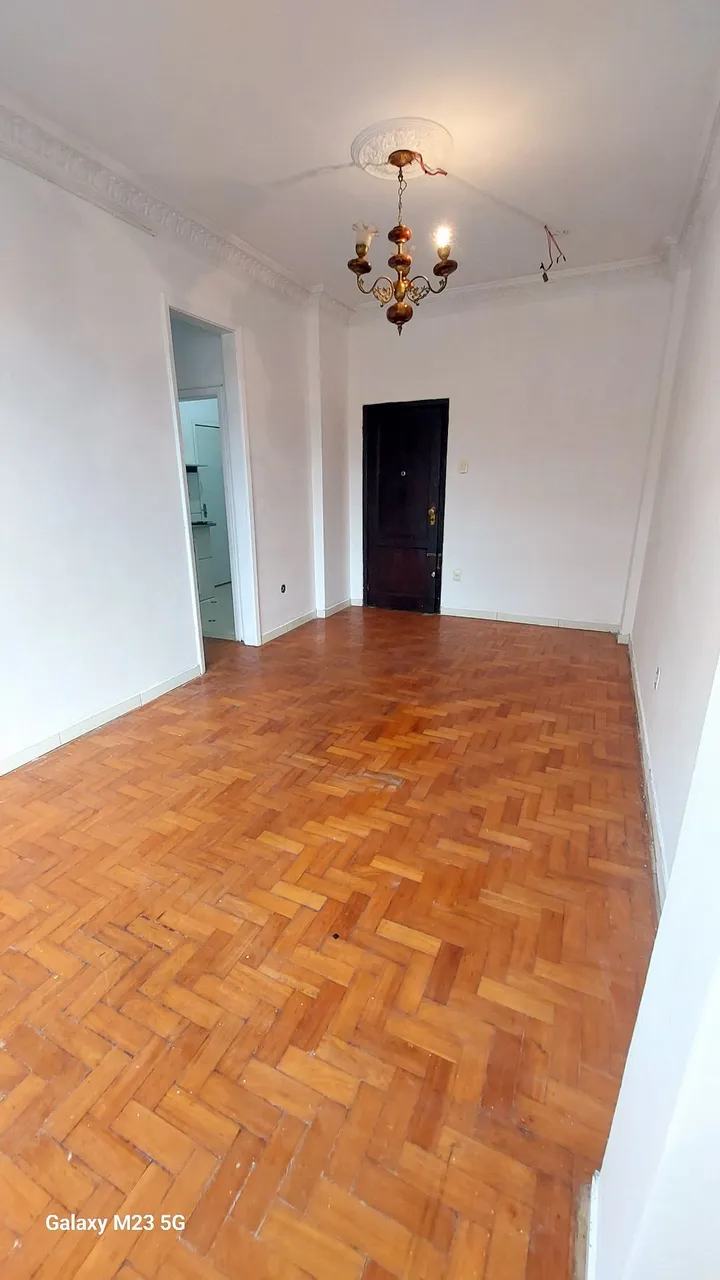 Apartment with no parking, 3 bedrooms and 2 bathrooms