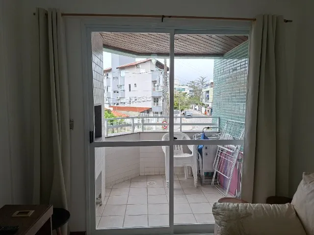 Furnished 2-bedroom apartment with open-plan kitchen — photo 11