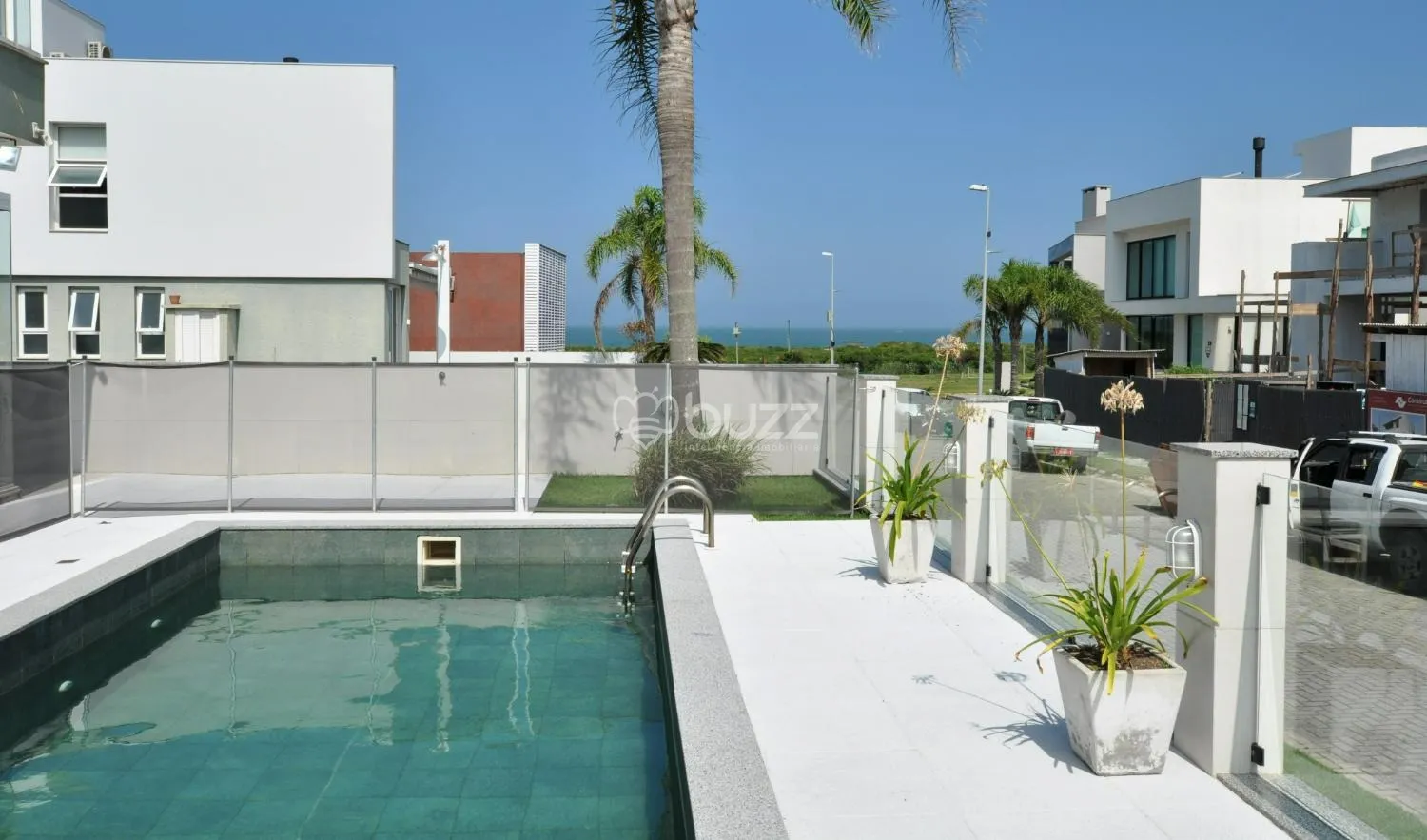 Water view in a 5-bedroom house, 343 m² — photo 4
