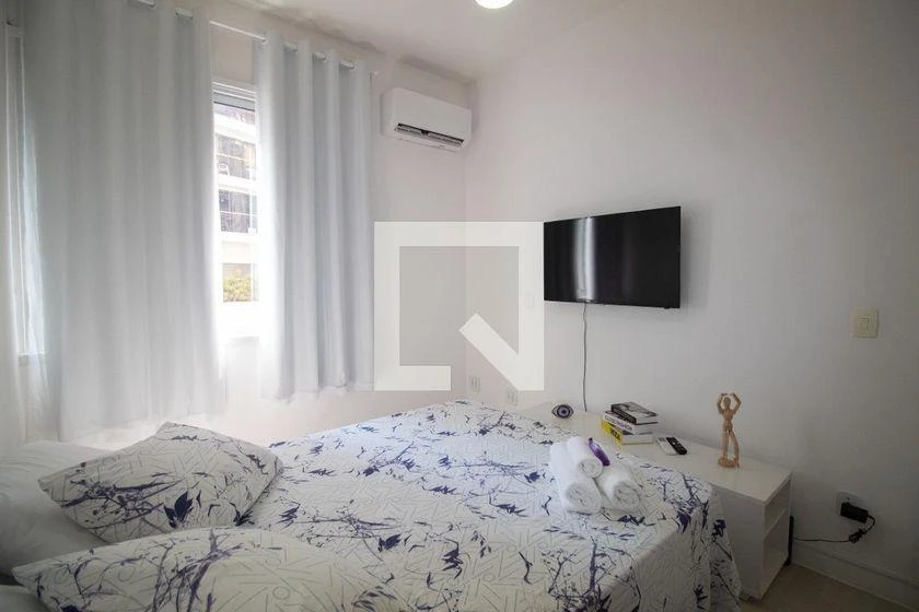 1-bedroom apartment with an open electric kitchen — photo 3