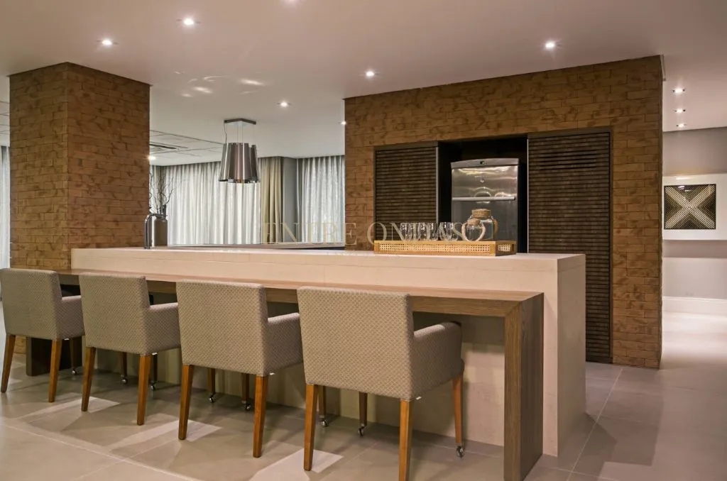 Furnished 2-bedroom apartment with open-plan kitchen — photo 84