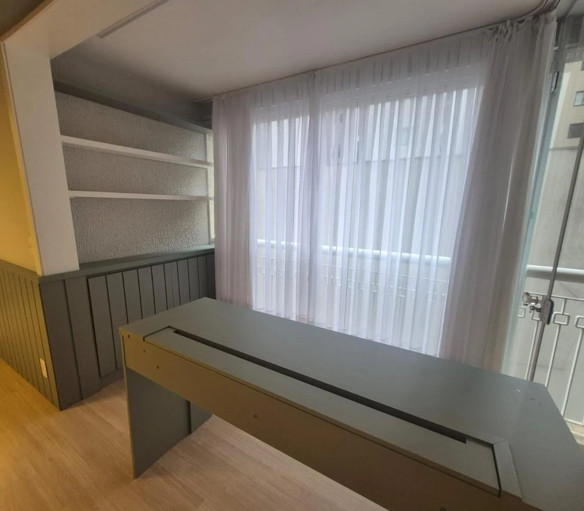 One-bedroom apartment with a washing machine — photo 14