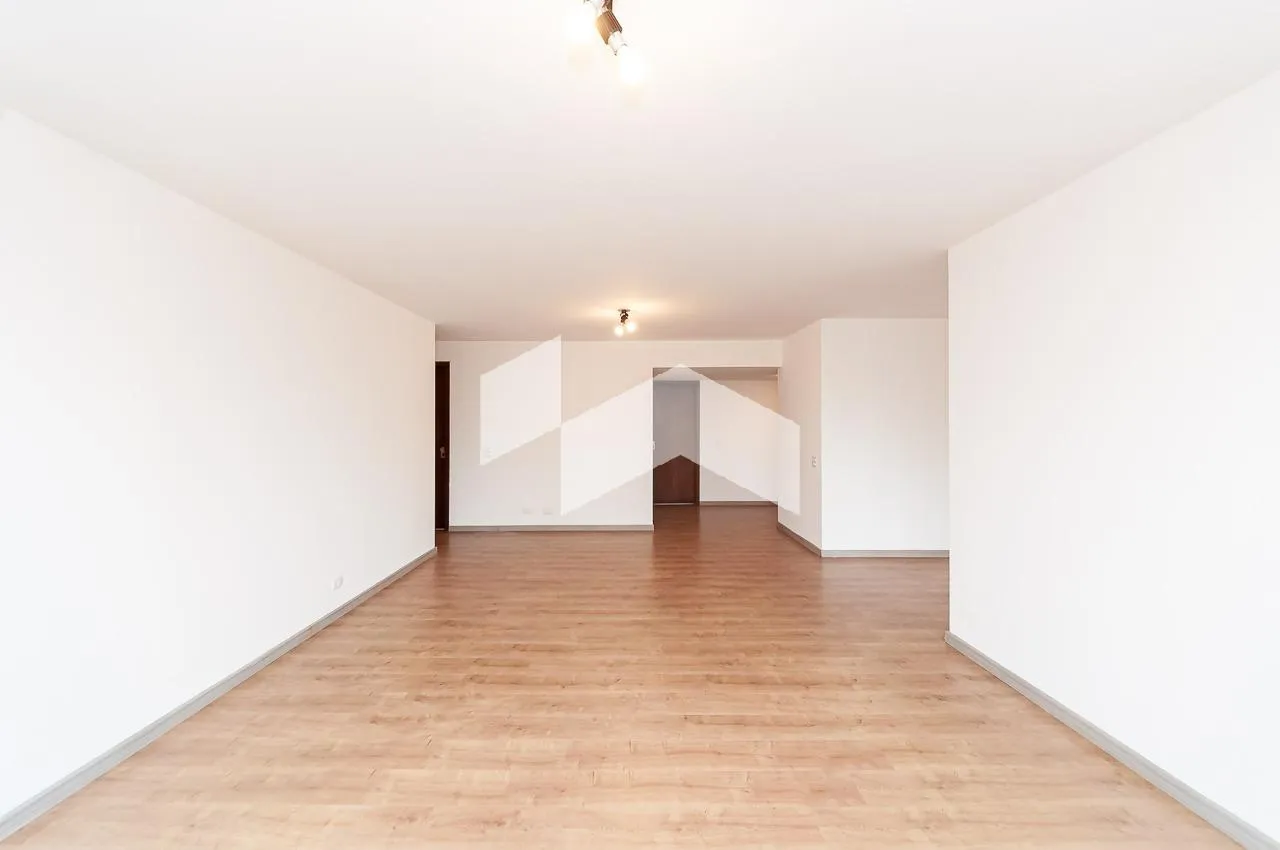 380 m² apartment with private laundry area — photo 13