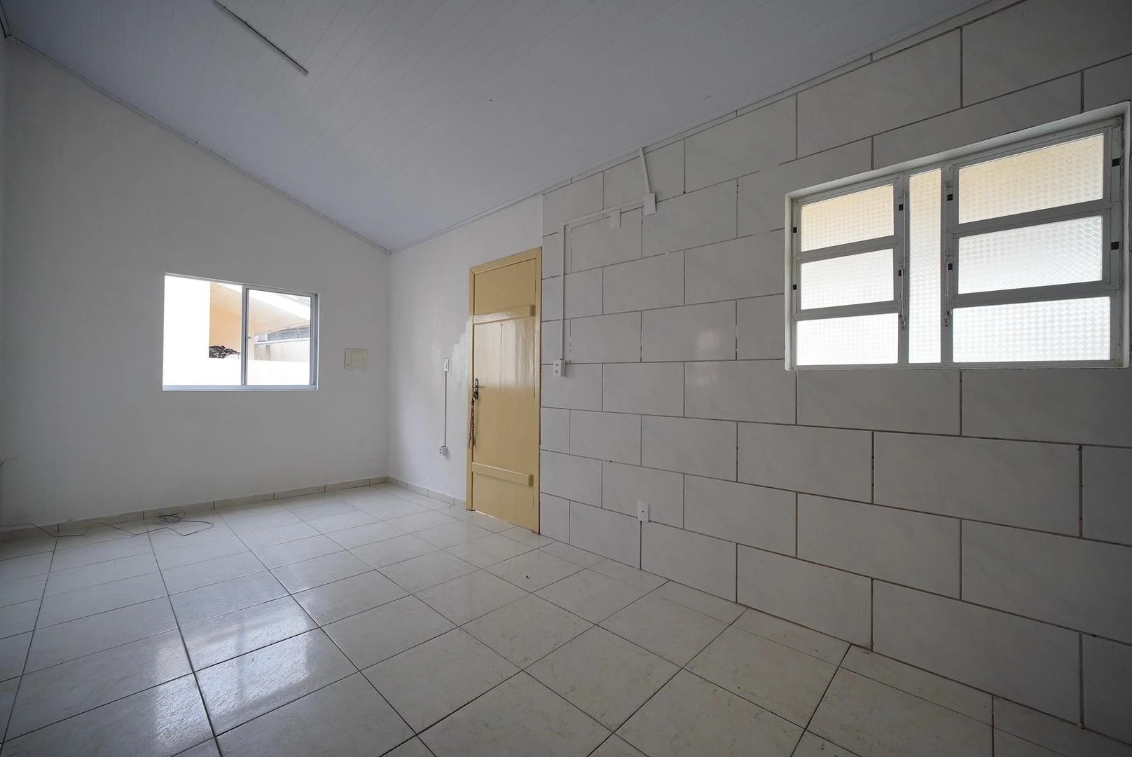One-bedroom house with a garden — photo 11