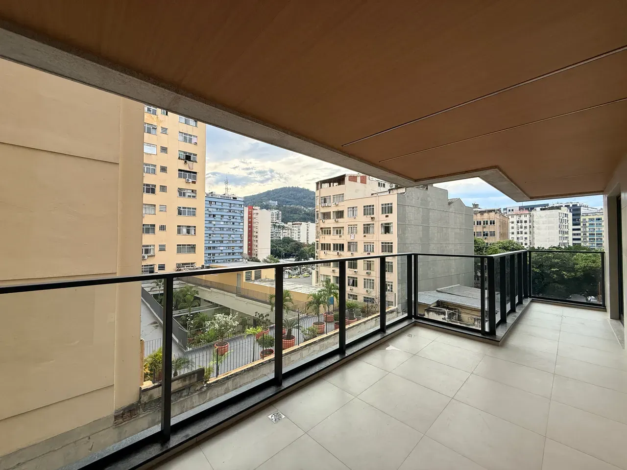 3-bedroom apartment with suite and 101 m² on the 6th floor — photo 32