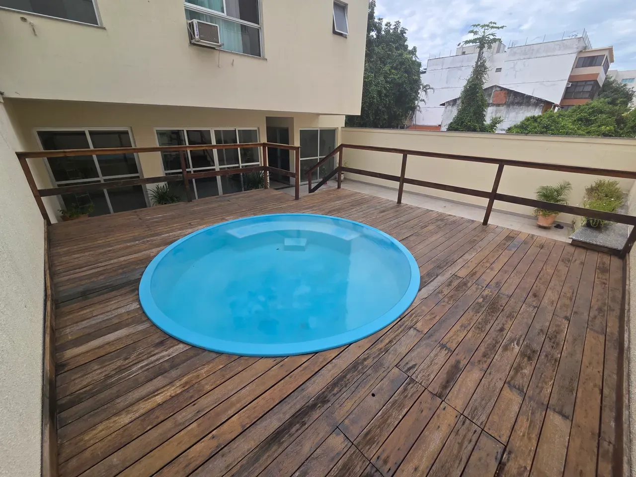 5-bedroom apartment in a building with a sauna — photo 15