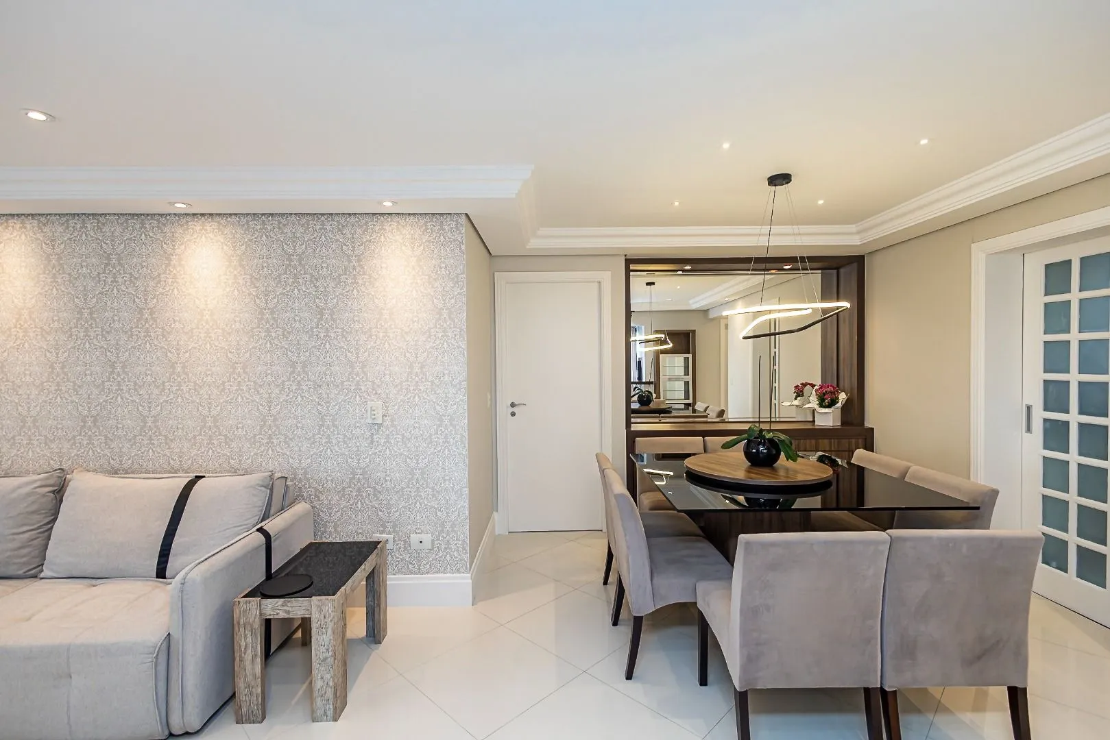 119 m² apartment with floor-to-ceiling windows and a bathtub — photo 45