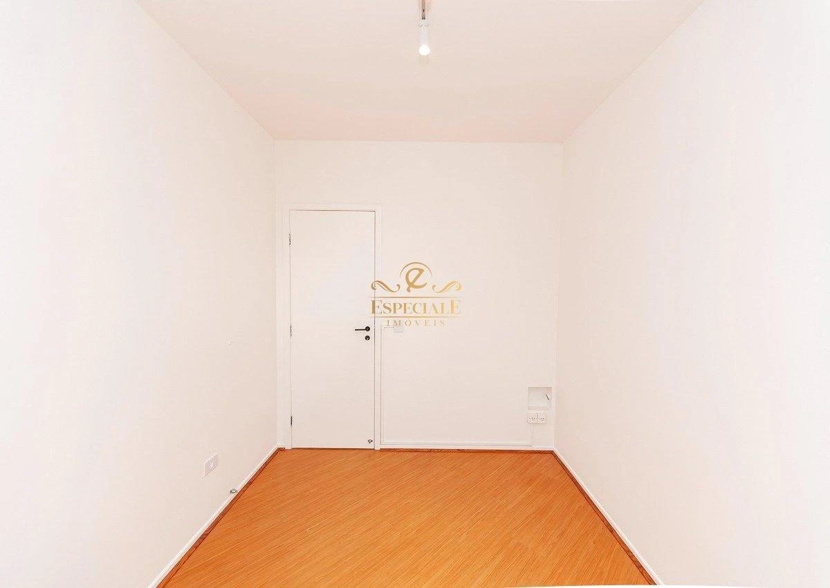 3-bedroom apartment with wood or laminate floors in Curitiba — photo 13