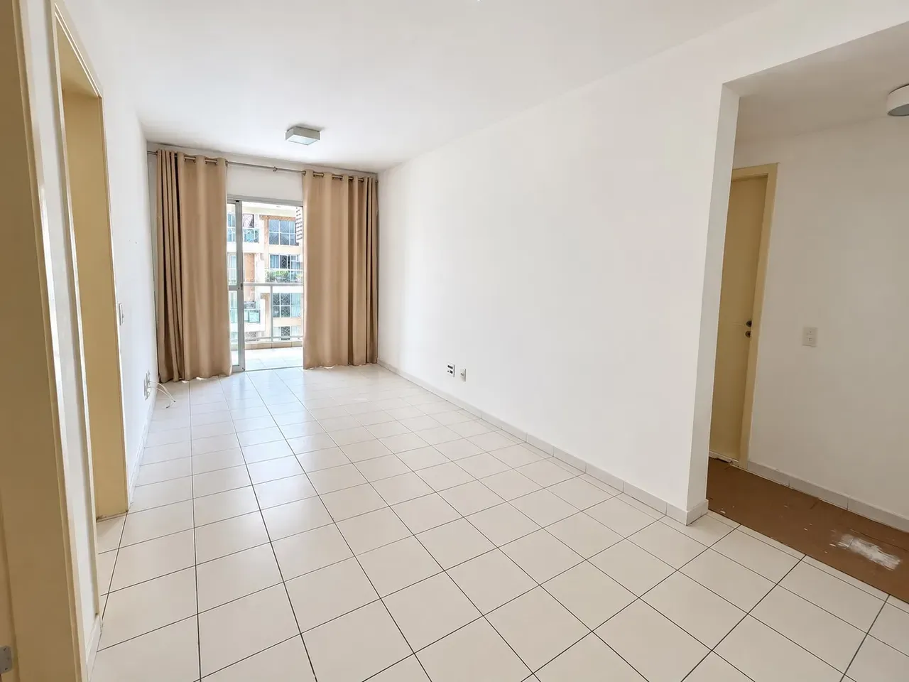 3-bedroom apartment in a building with a gym — photo 5