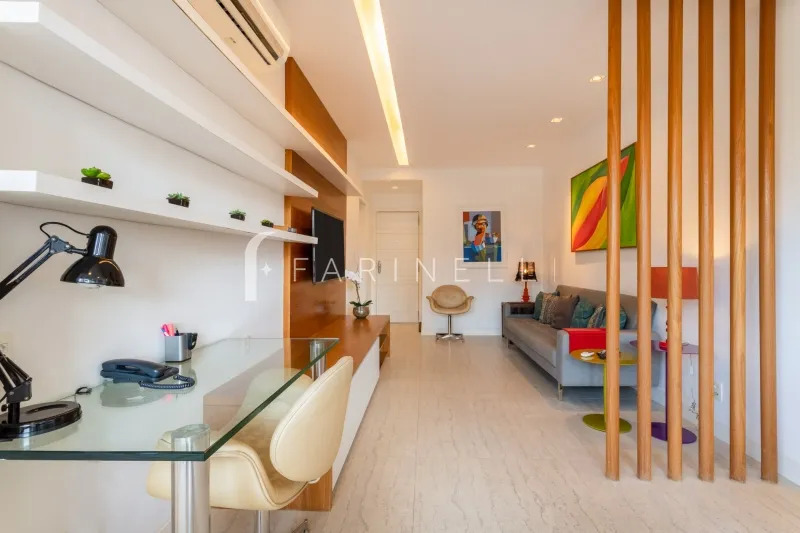 Furnished 1-bedroom apartment with enclosed glass balcony — photo 10