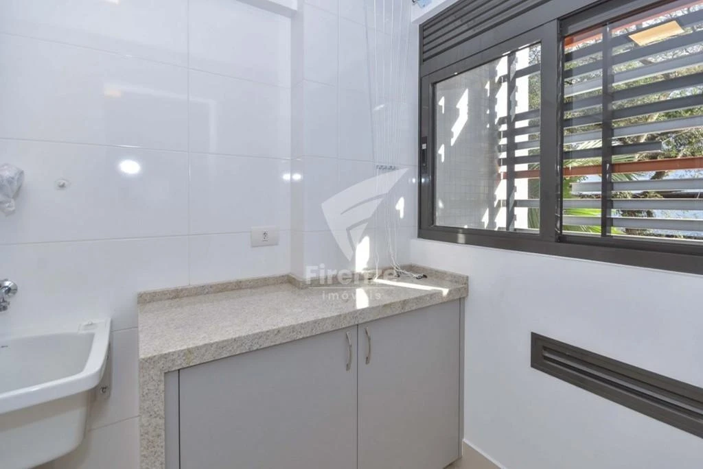 3-bedroom apartment with a home office in Curitiba — photo 15