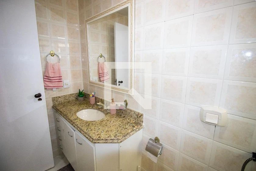 160 m² 3-suite rental apartment with balcony — photo 35
