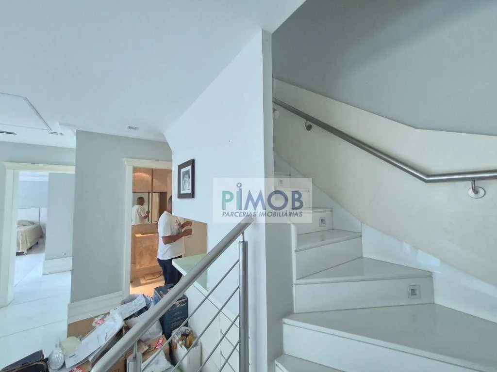 Furnished duplex penthouse with 3 bedrooms and 256 m² — photo 62