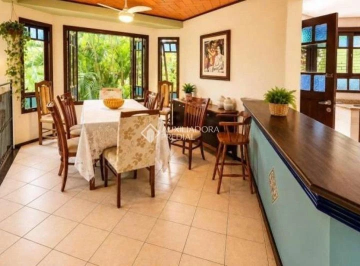 Furnished house with a separate kitchen and 250 m² — photo 6