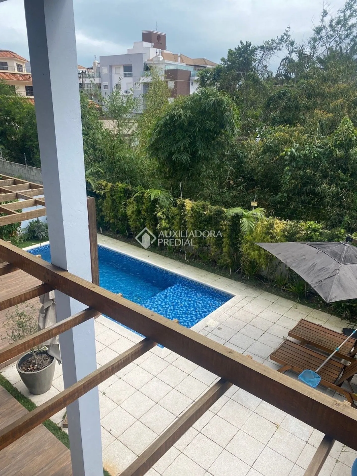Furnished 250 m² house with 3 bedrooms and 5 bathrooms — photo 8