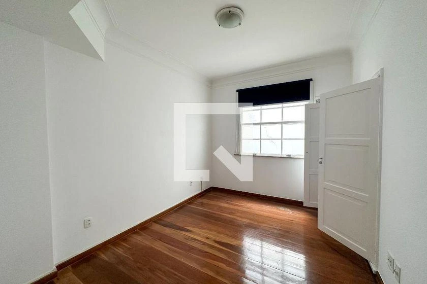 4-bedroom rental apartment with 225 m² and parking — photo 26