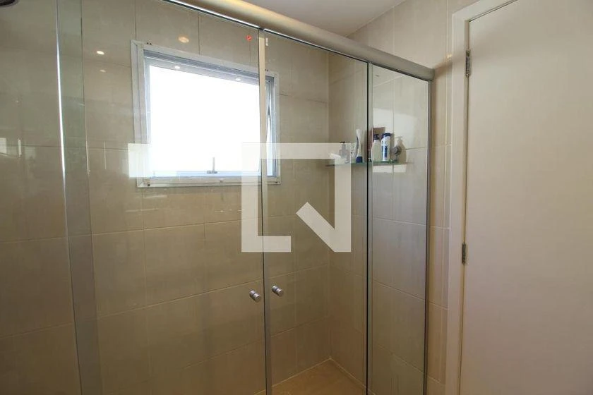 Casa em condomínio para aluguel com 5 quartos e 375 m² — photo 41