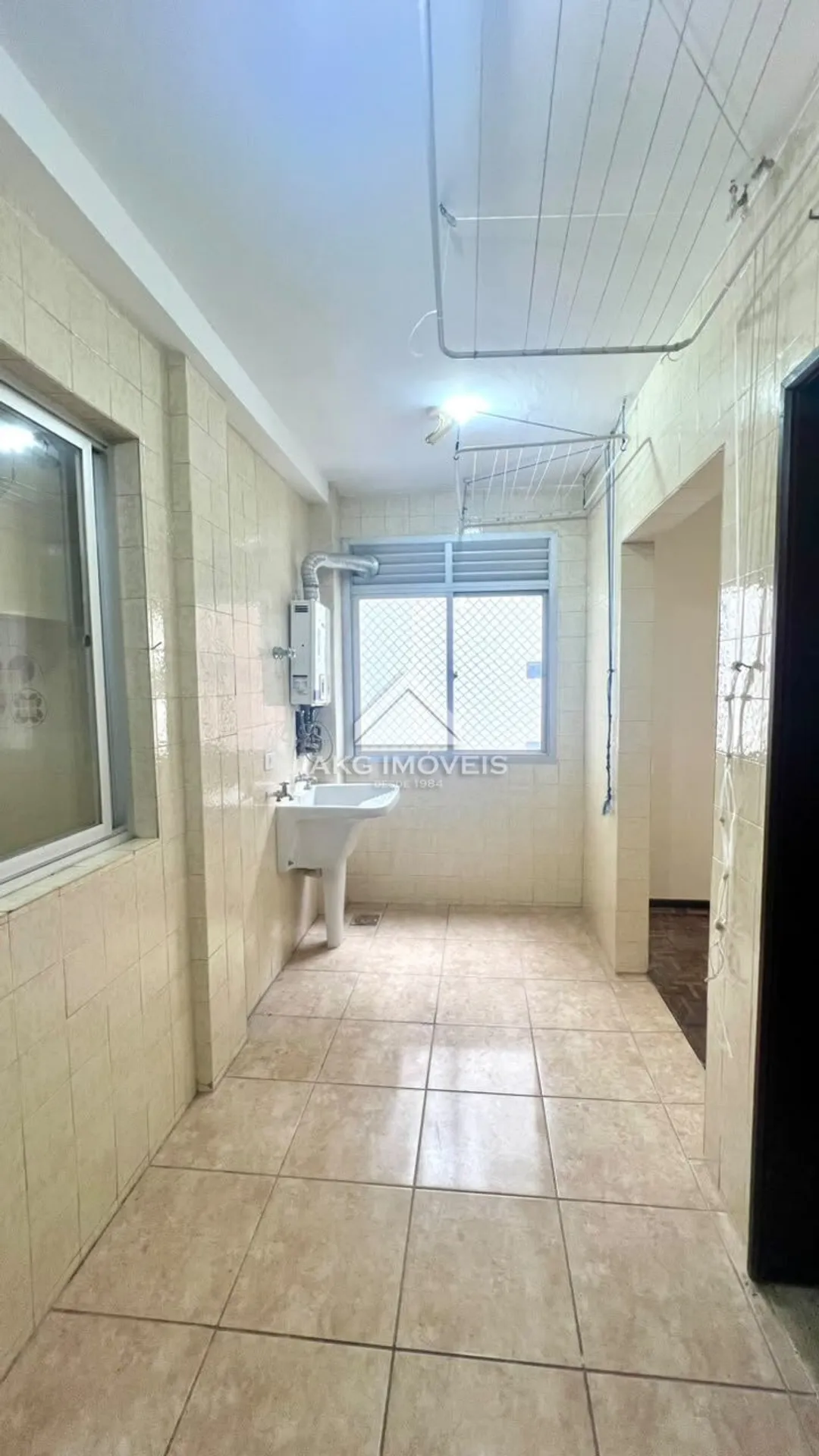 3-bedroom apartment with a home office in Curitiba — photo 11