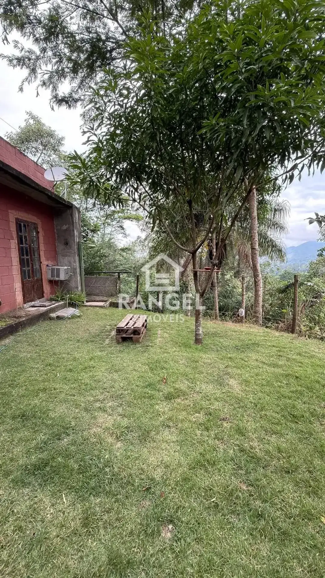 House with a balcony and private garden, 2500 m² — photo 20