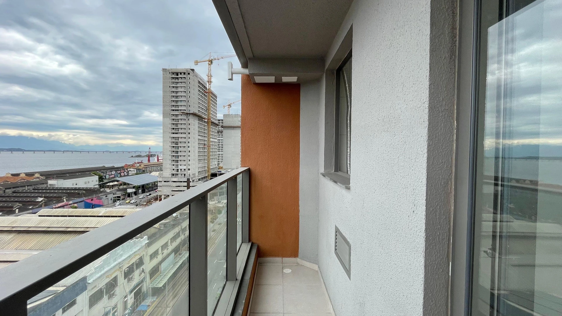 Floor-to-ceiling windows in a 2-bedroom apartment, 45 m² — photo 9