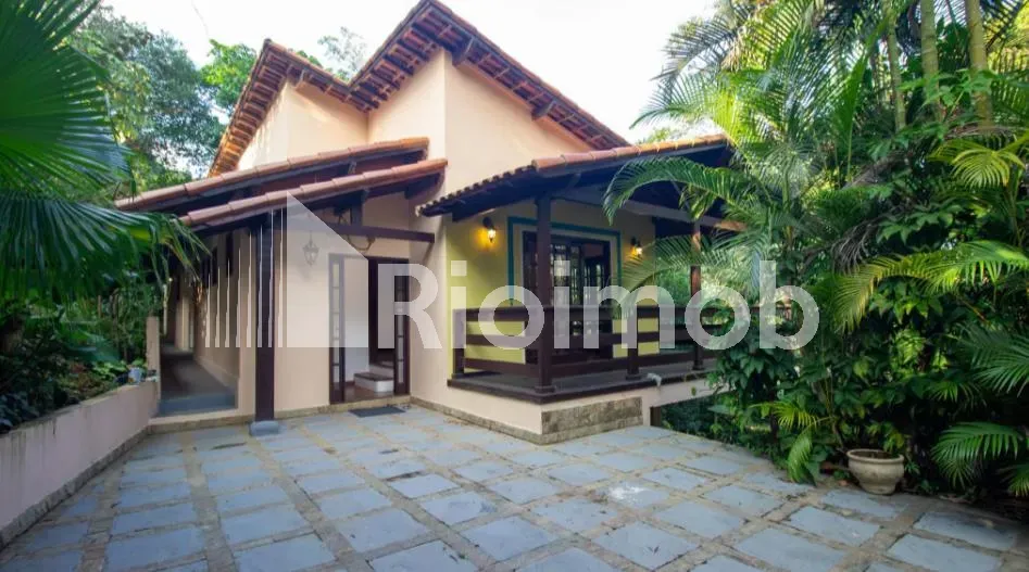 Casa de 4 dormitorios con 4 baños y parrilla embutida — photo 4
