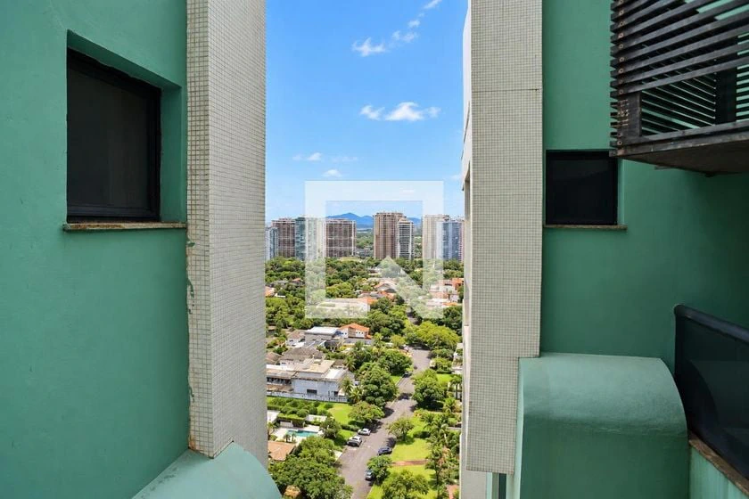Квартира 200 м² з 3 спальнями та балконом — photo 21