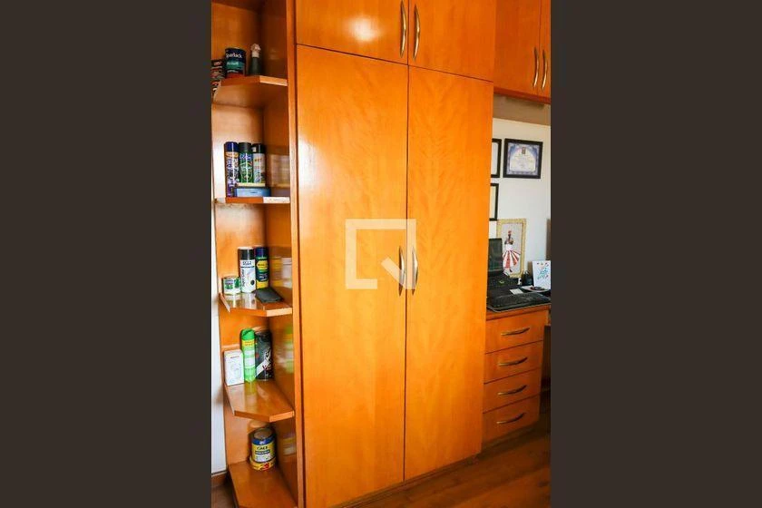 3-bedroom apartment with a suite and glass-enclosed showers — photo 14