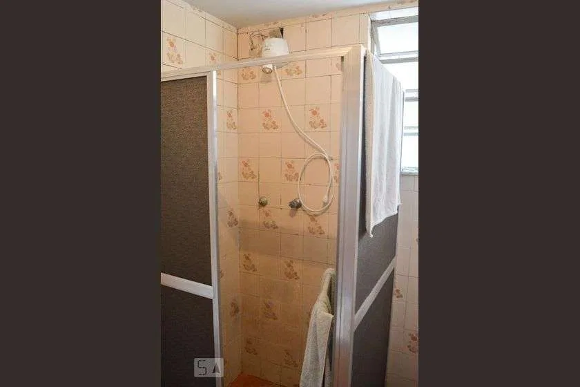 2-bedroom apartment with a closed kitchen and gas stove — photo 2