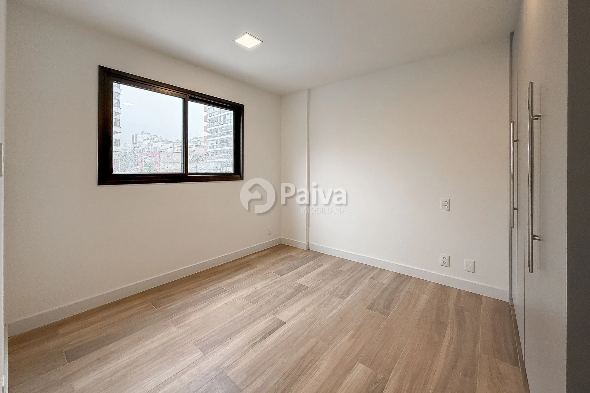 3-bedroom apartment with a grill on the balcony — photo 19