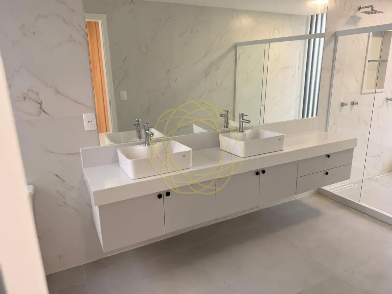 Casa com 4 quartos e 5 banheiros, 280 m² — photo 22