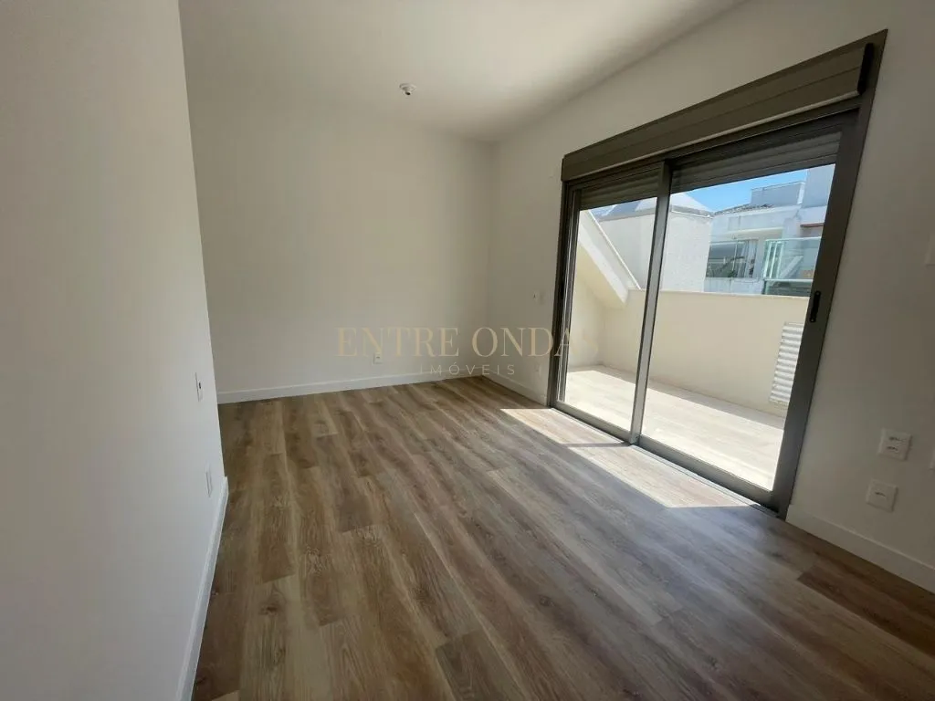 2-bedroom apartment with a washing machine in Florianópolis — photo 13