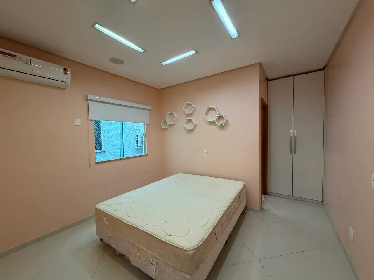 475 m² house with 4 bedrooms and gas open-plan kitchen — photo 30