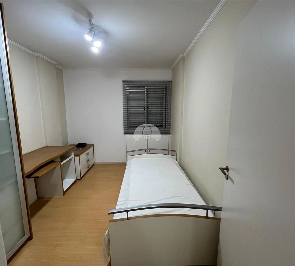 3-bedroom apartment with a bathtub in Curitiba — photo 23