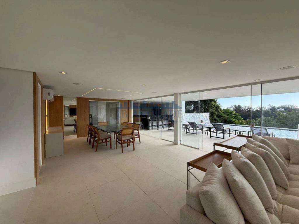 Furnished house with 4 en-suite bedrooms and 993 m² — photo 28