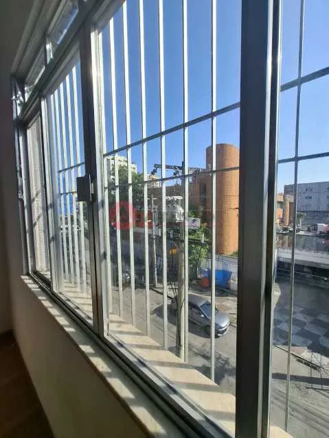Apartamento com piso de madeira ou laminado, Brás de Pina — photo 18