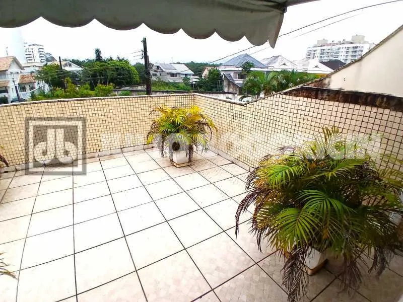 Casa com 5 quartos e área da piscina aberta — photo 10