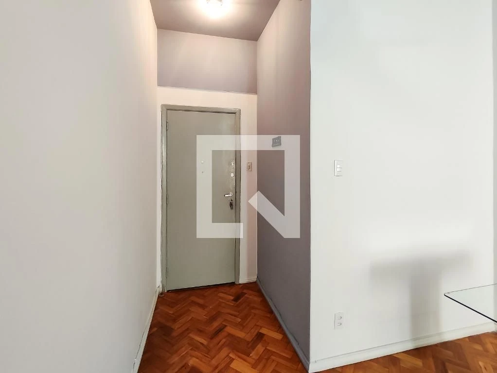 1-bedroom apartment with a gas stove kitchenette — photo 19