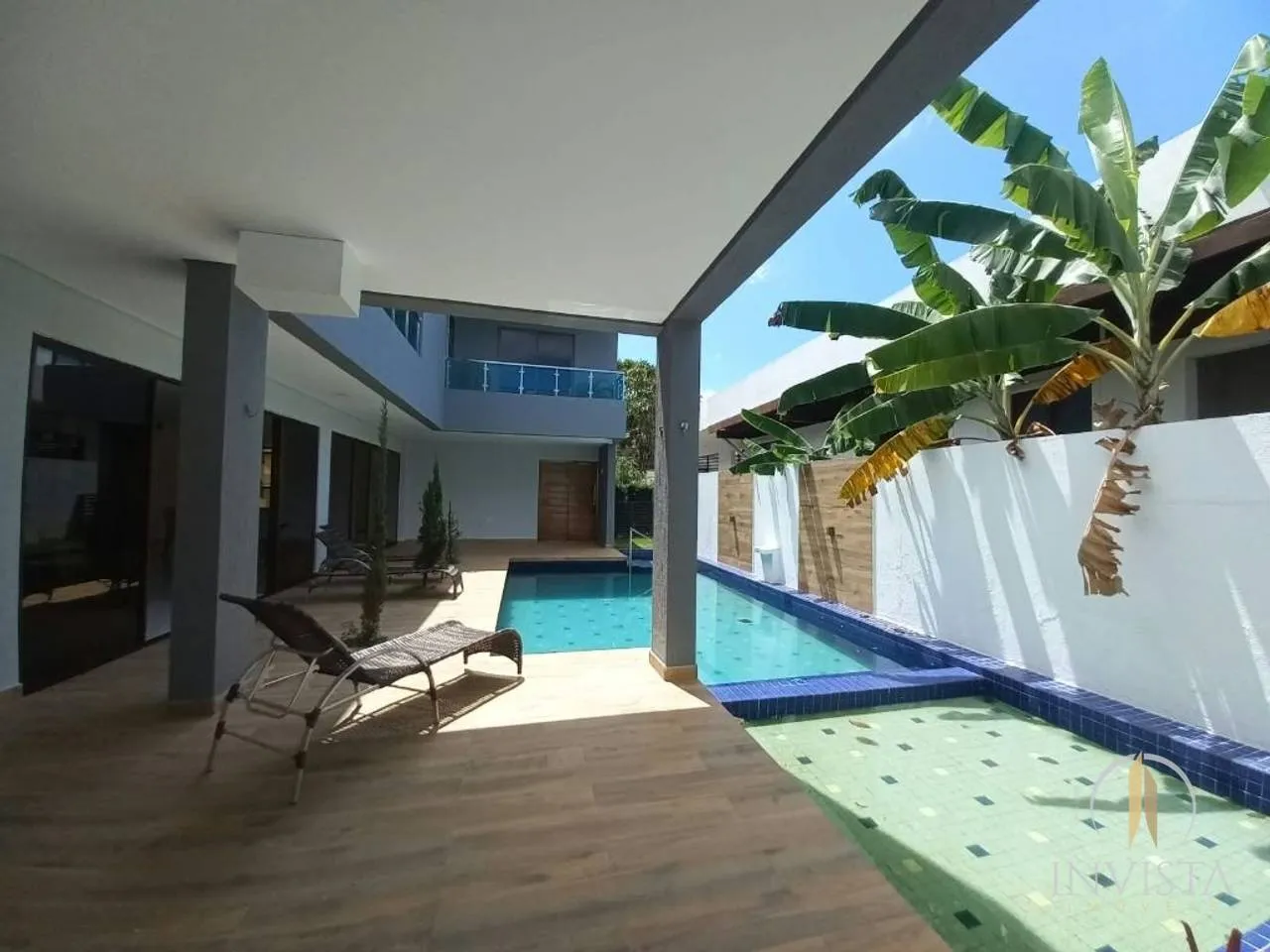 Furnished house, 481 m², with floor-to-ceiling windows — photo 61
